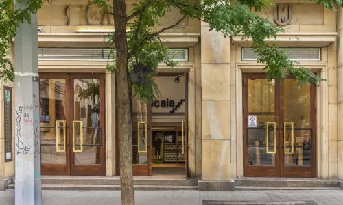 D109 Administrativní budova s kinem Scala (dříve Moskva) 